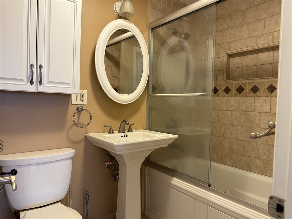 2 bed, 1 bath apartment for rent at 100 Governors Park Unit 12, Winthrop — photo 8 of 9