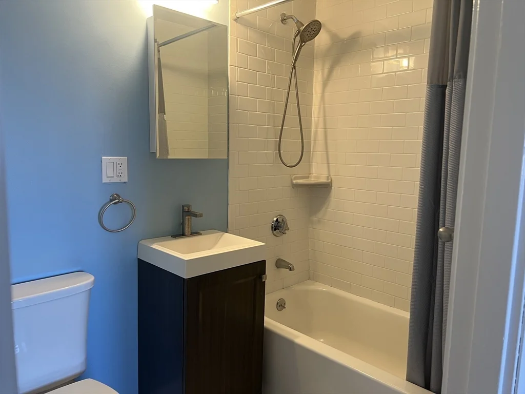 2 bed, 1 bath apartment for rent at 100 Governors Park Unit 18, Winthrop — photo 9 of 12