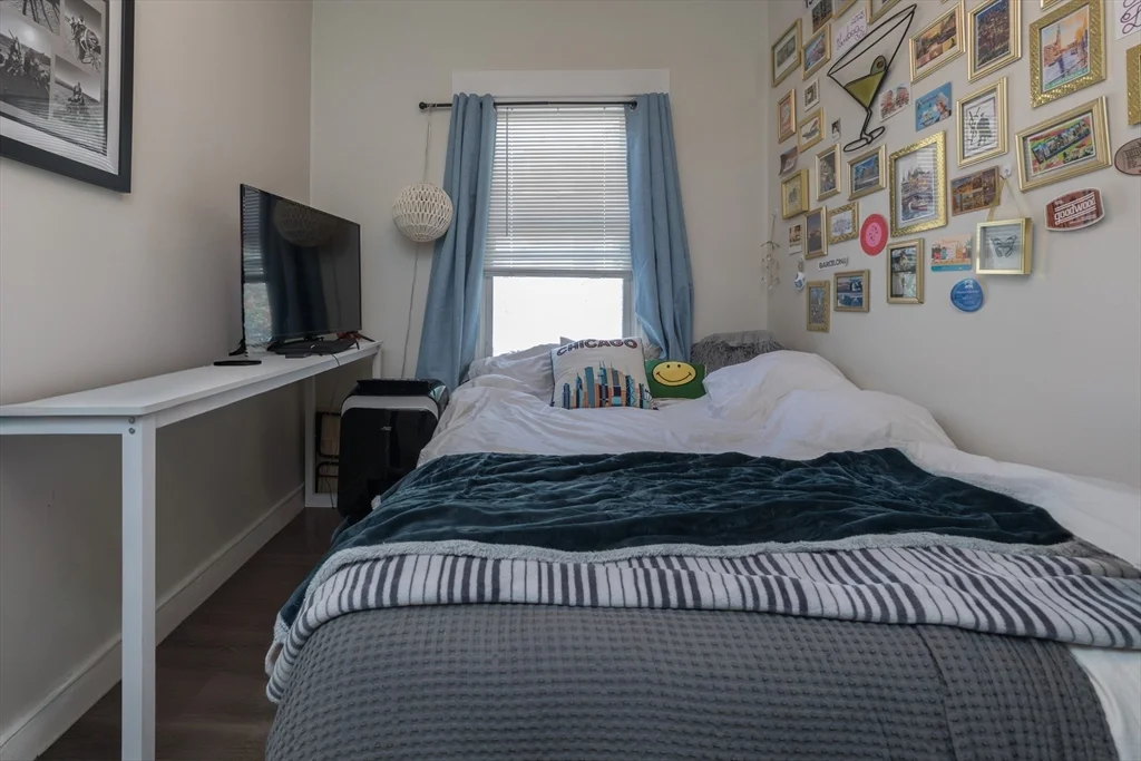 3 bed, 1 bath apartment for rent at 100 H St Unit 1, South Boston — photo 9 of 12