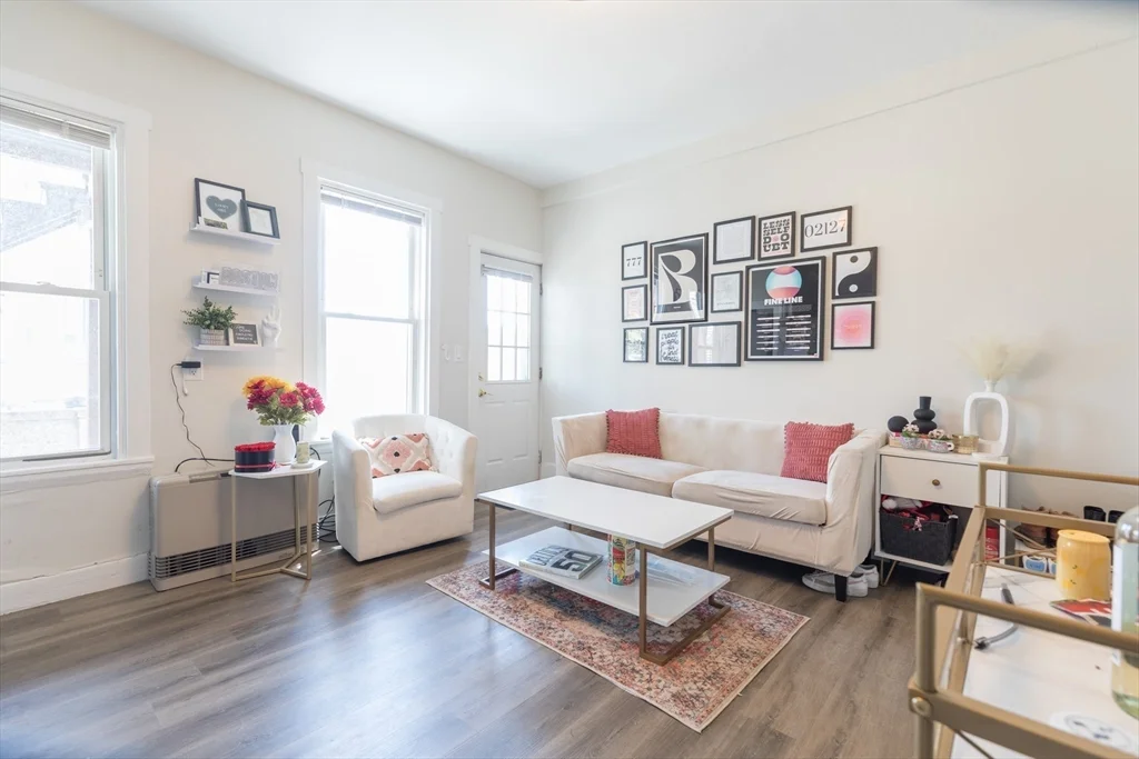3 bed, 1 bath apartment for rent at 100 H St Unit 1, South Boston — photo 2 of 12