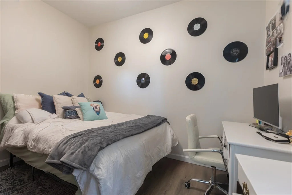 3 bed, 1 bath apartment for rent at 100 H St Unit 1, South Boston — photo 7 of 12
