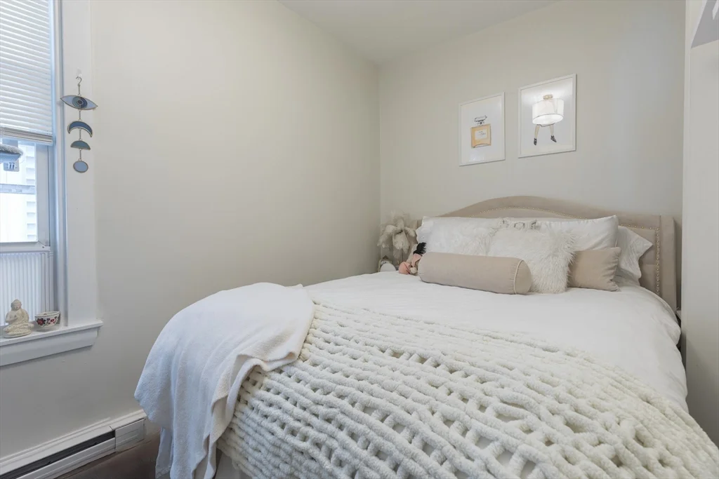 3 bed, 1 bath apartment for rent at 100 H St Unit 1, South Boston — photo 8 of 12