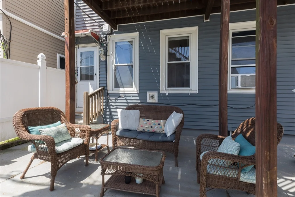 3 bed, 1 bath apartment for rent at 100 H St Unit 1, South Boston — photo 5 of 12