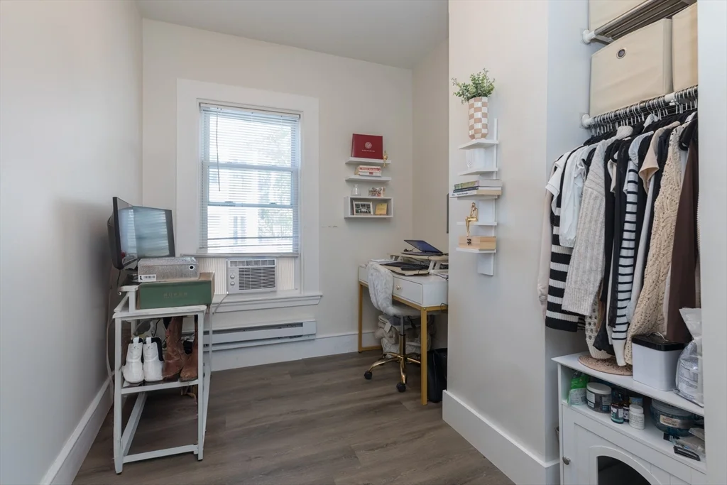 3 bed, 1 bath apartment for rent at 100 H St Unit 1, South Boston — photo 10 of 12