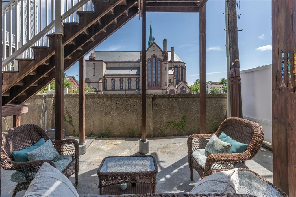 3 bed, 1 bath apartment for rent at 100 H St Unit 1, South Boston — photo 6 of 12