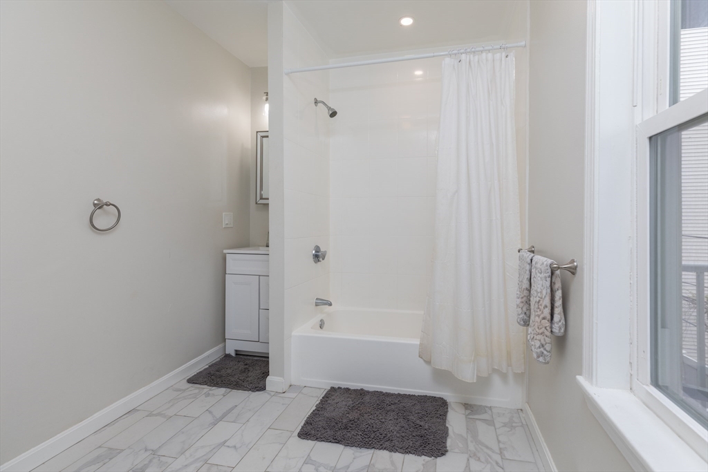 3 bed, 1 bath apartment for rent at 100 H St Unit 2, South Boston — photo 12 of 13