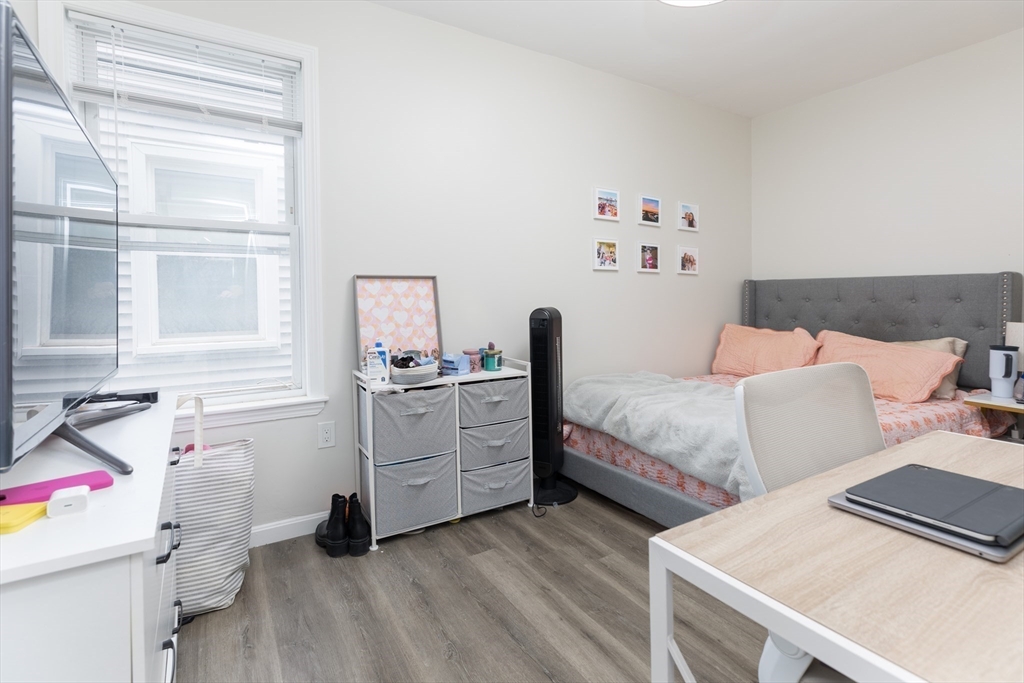 3 bed, 1 bath apartment for rent at 100 H St Unit 2, South Boston — photo 4 of 13