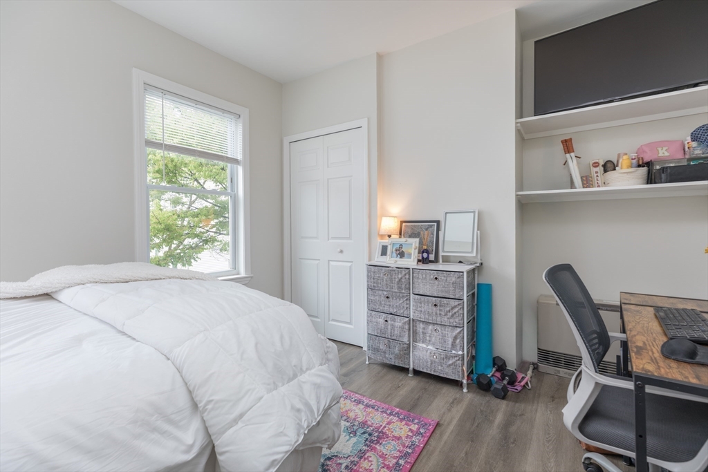 3 bed, 1 bath apartment for rent at 100 H St Unit 2, South Boston — photo 8 of 13