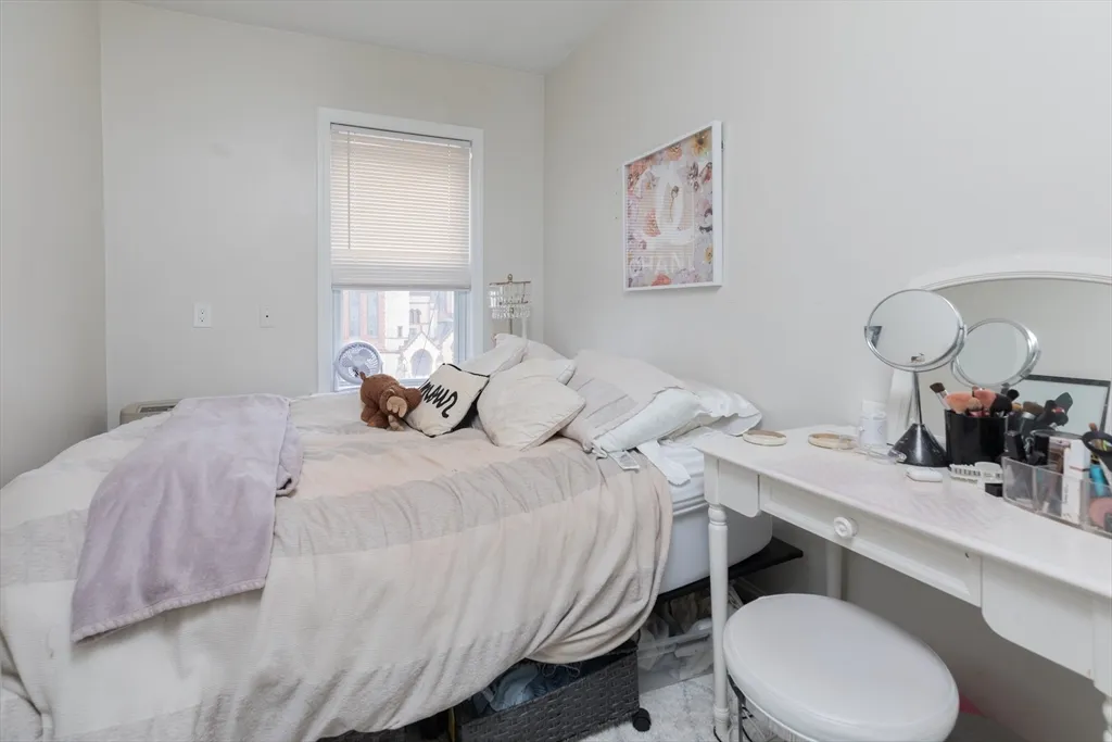 4 bed, 1 bath apartment for rent at 100 H St Unit 3, South Boston — photo 10 of 14
