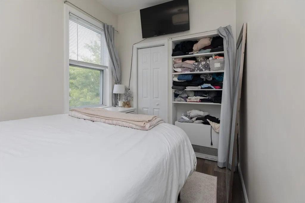 4 bed, 1 bath apartment for rent at 100 H St Unit 3, South Boston — photo 8 of 14