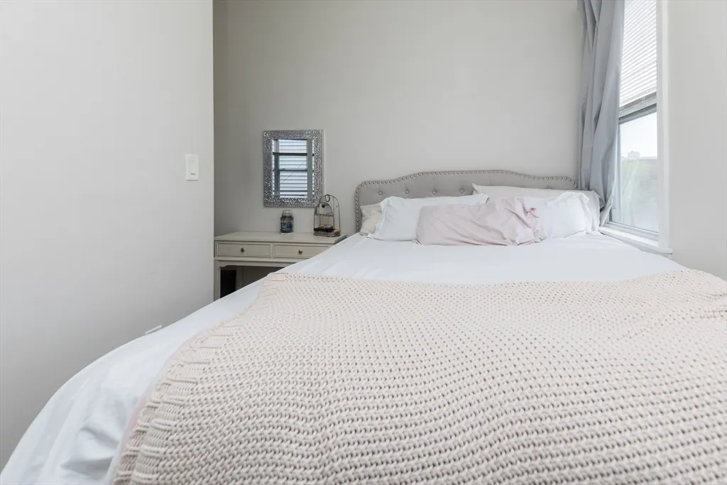 4 bed, 1 bath apartment for rent at 100 H St Unit 3, South Boston — photo 9 of 14