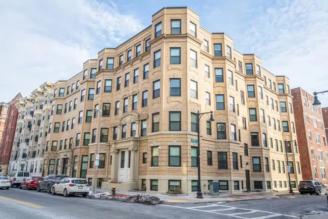 2 bed, 1 bath apartment for rent at 100 Hemenway St Unit 309, Fenway — photo 8 of 8