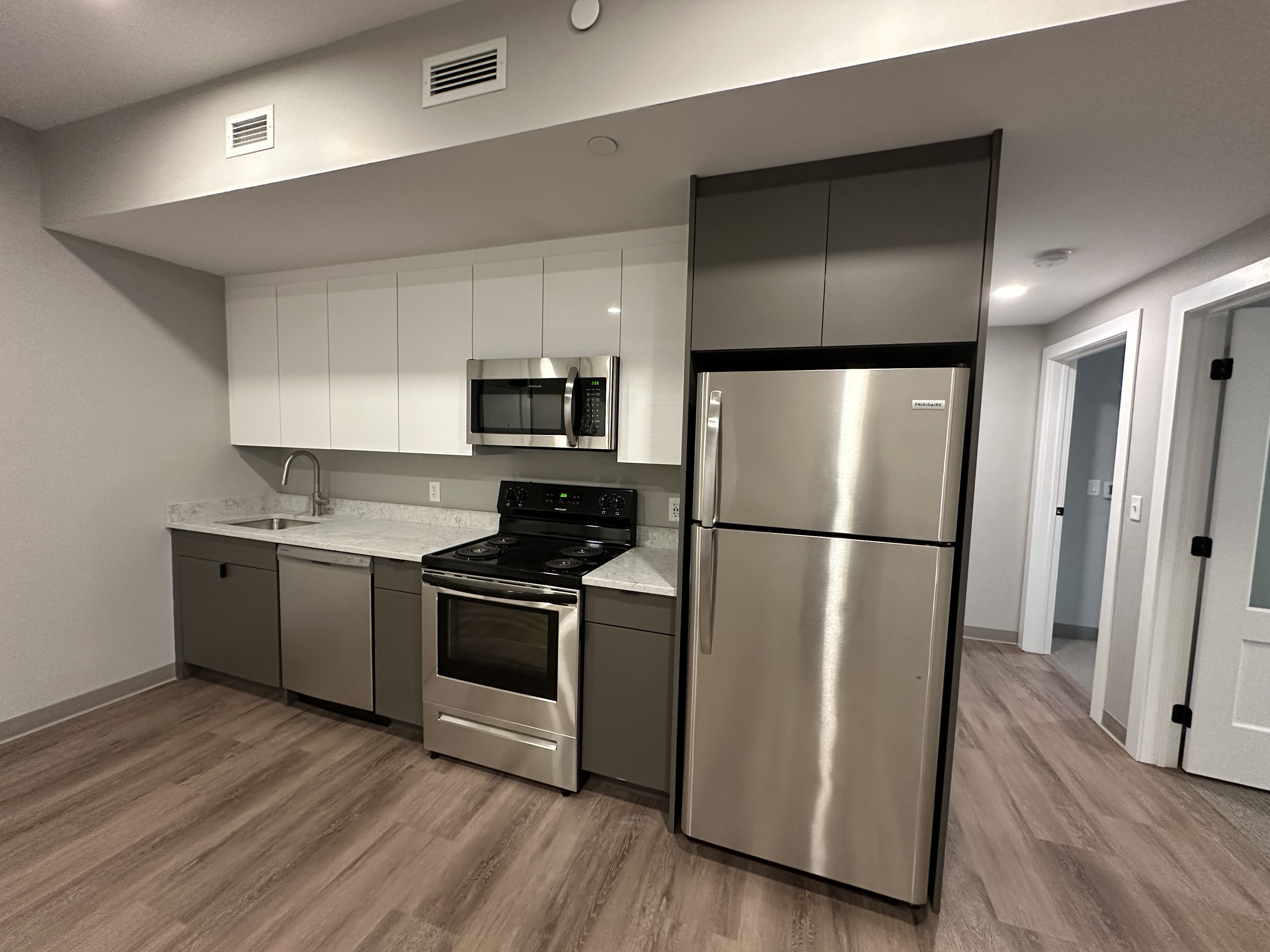 3 bed, 1 bath apartment for rent at 100 Hemenway St Unit 4, Fenway — photo 8 of 29