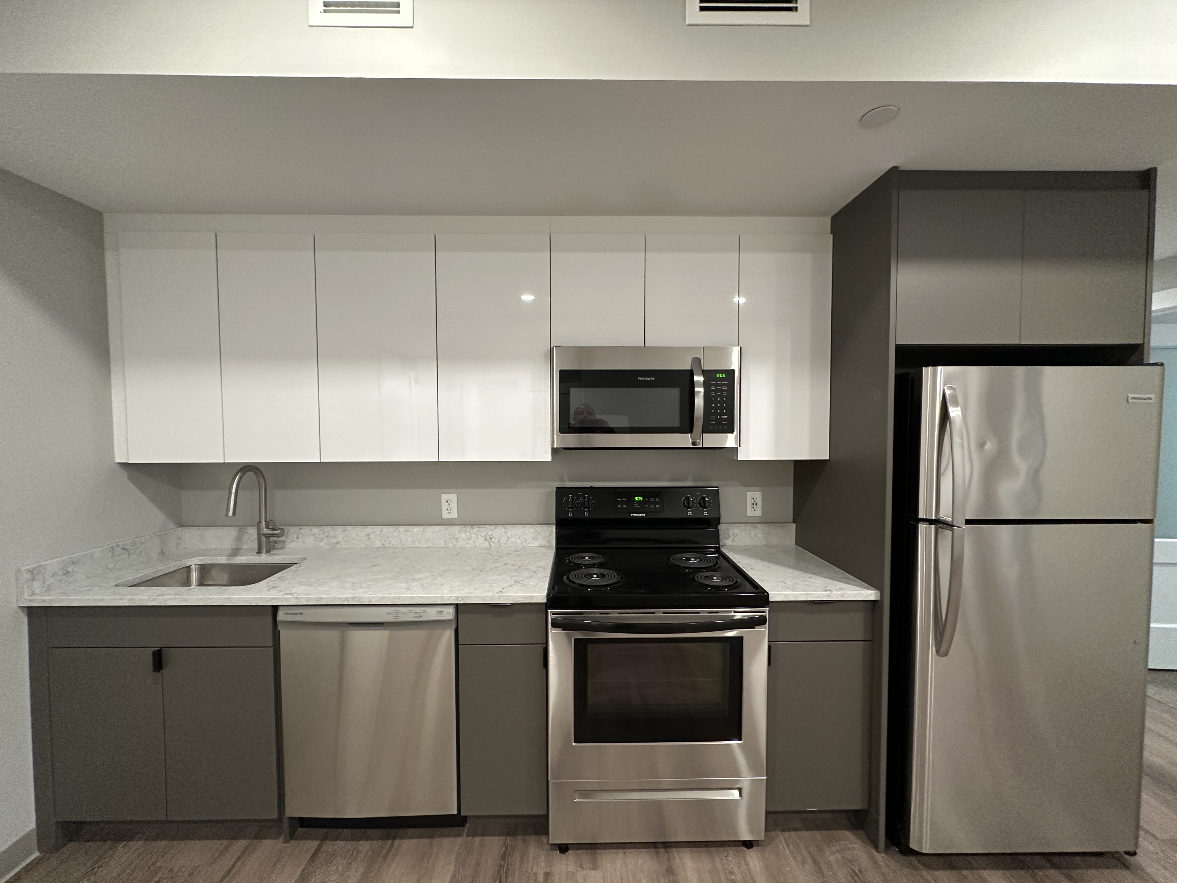 3 bed, 1 bath apartment for rent at 100 Hemenway St Unit 4, Fenway — photo 5 of 29