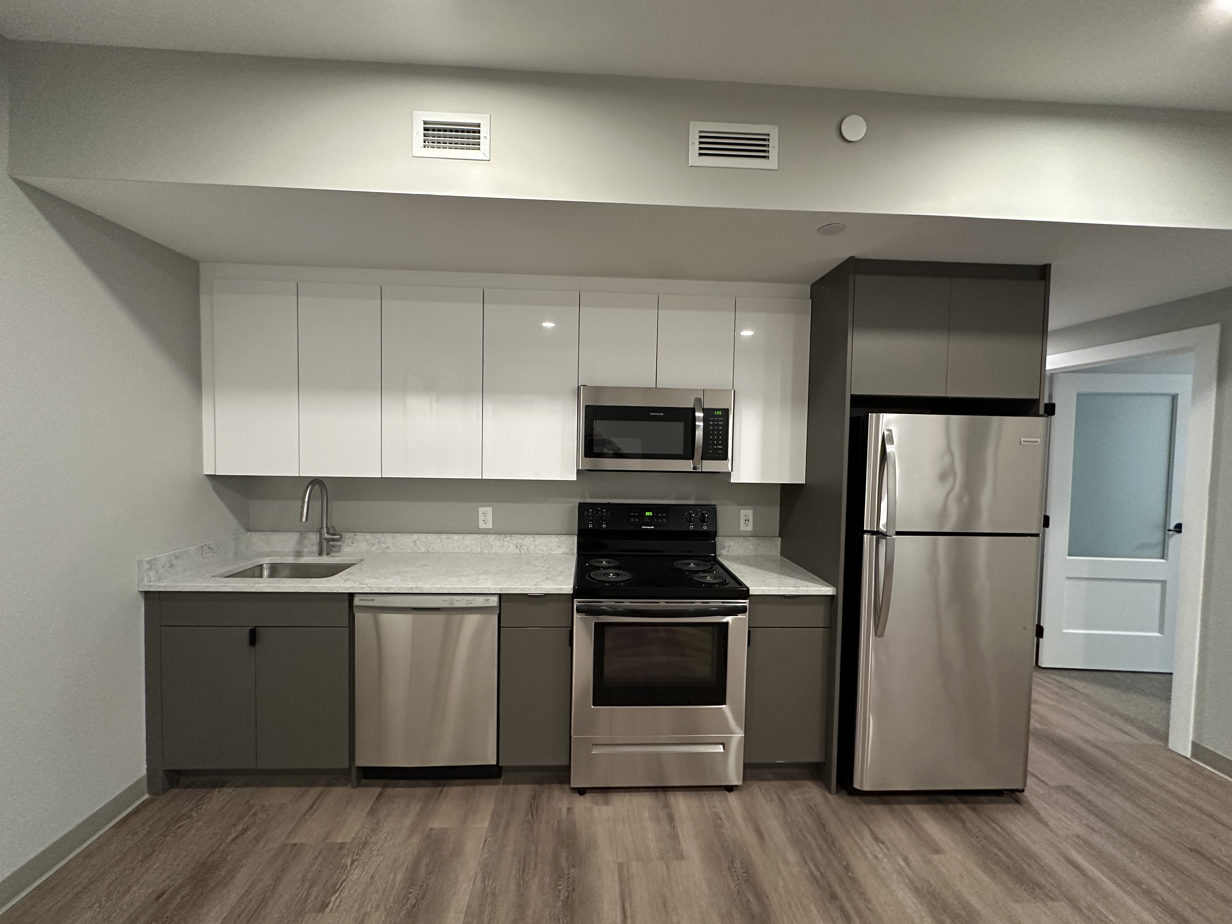 3 bed, 1 bath apartment for rent at 100 Hemenway St Unit 4, Fenway — photo 4 of 29