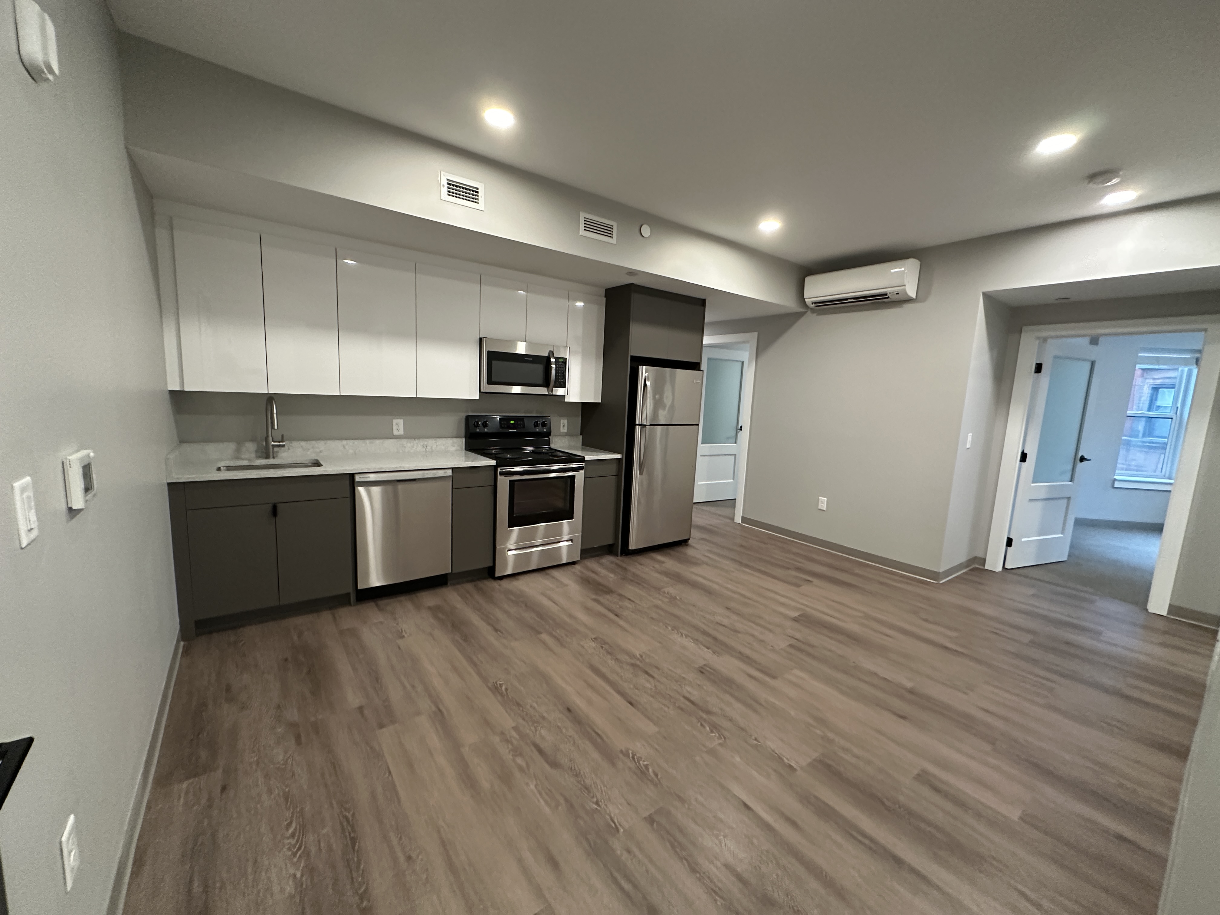 3 bed, 1 bath apartment for rent at 100 Hemenway St Unit 4, Fenway — photo 3 of 29