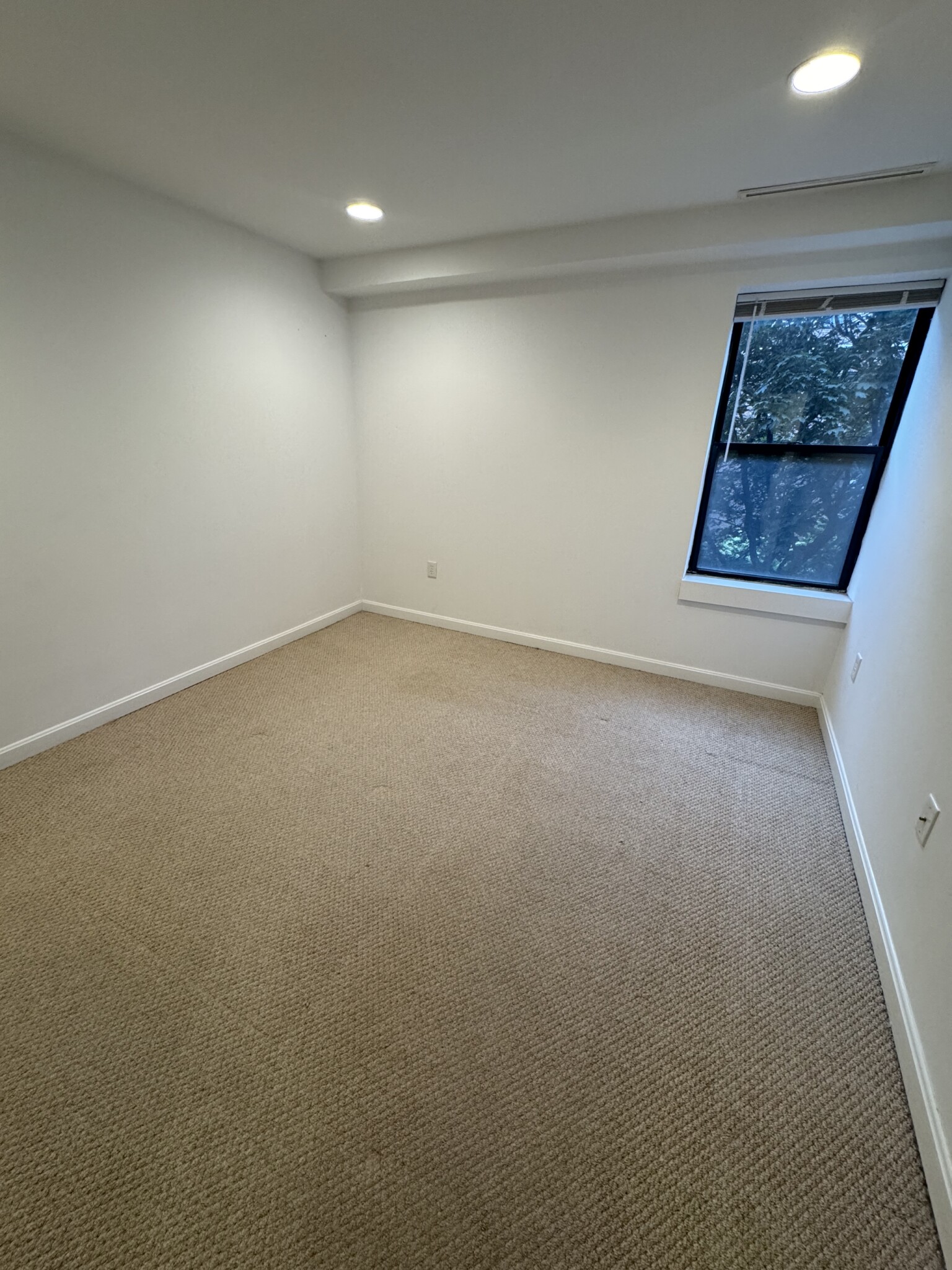2 bed, 1 bath apartment for rent at 100 Jersey St Unit 401, Fenway — photo 5 of 19