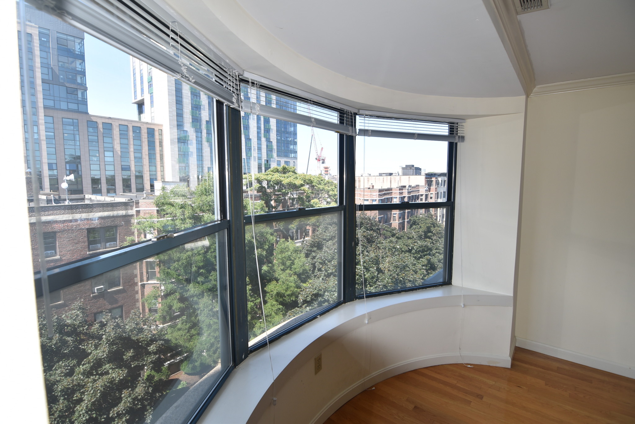 2 bed, 1 bath apartment for rent at 100 Jersey St Unit 601, Fenway — photo 2 of 36