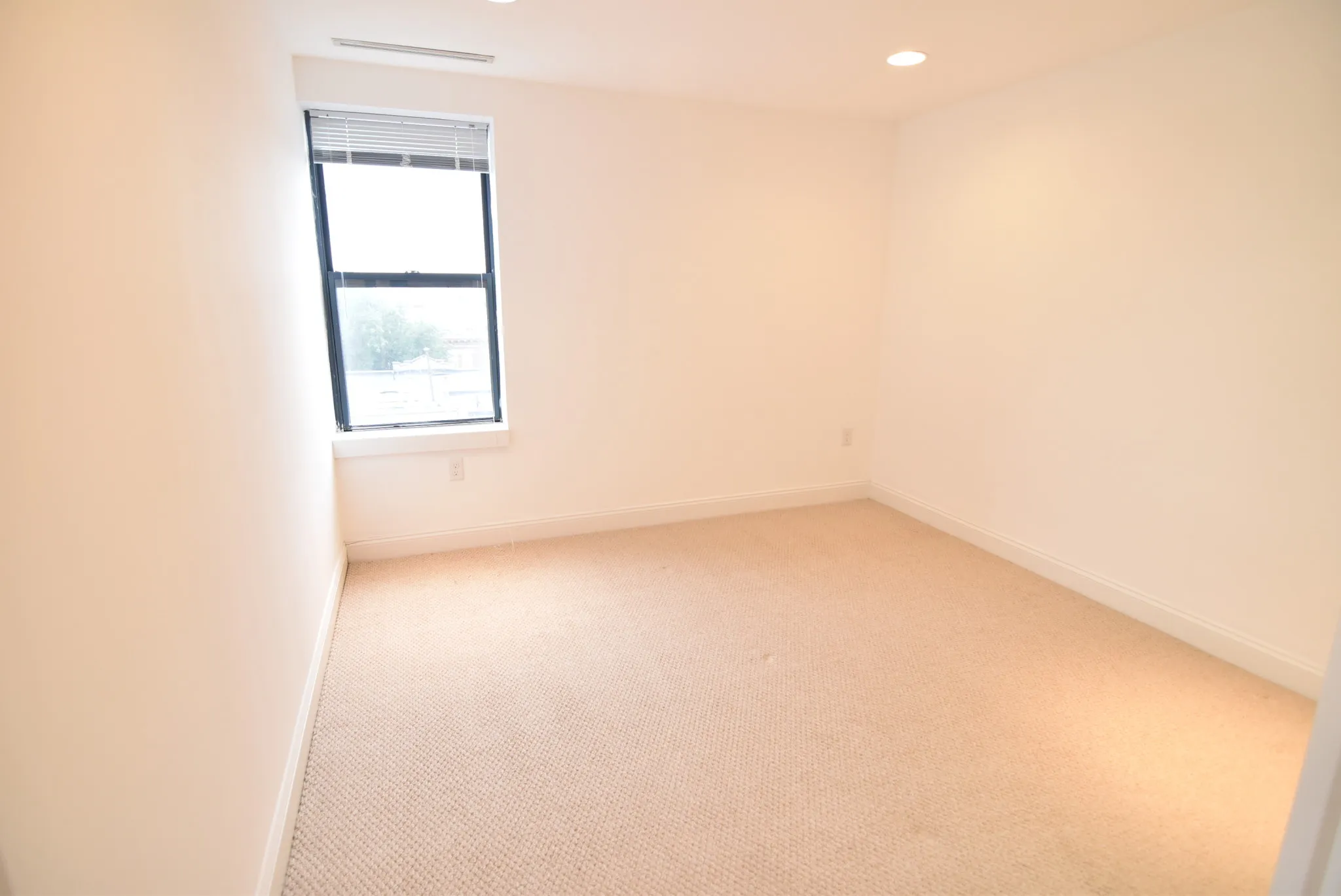 2 bed, 1 bath apartment for rent at 100 Jersey St Unit 706, Fenway — photo 8 of 19