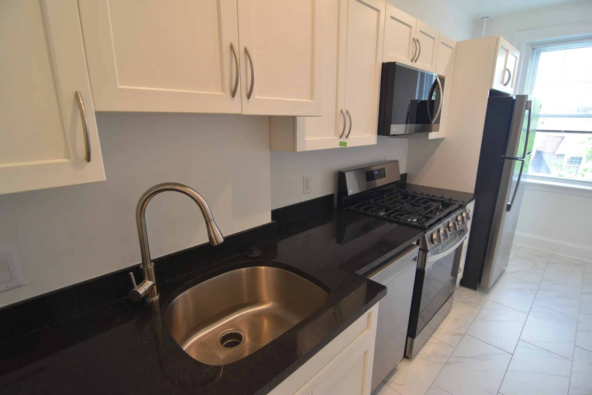 1 bed, 1 bath apartment for rent at 100 Kilsyth Rd Unit 27, Brighton — photo 7 of 17
