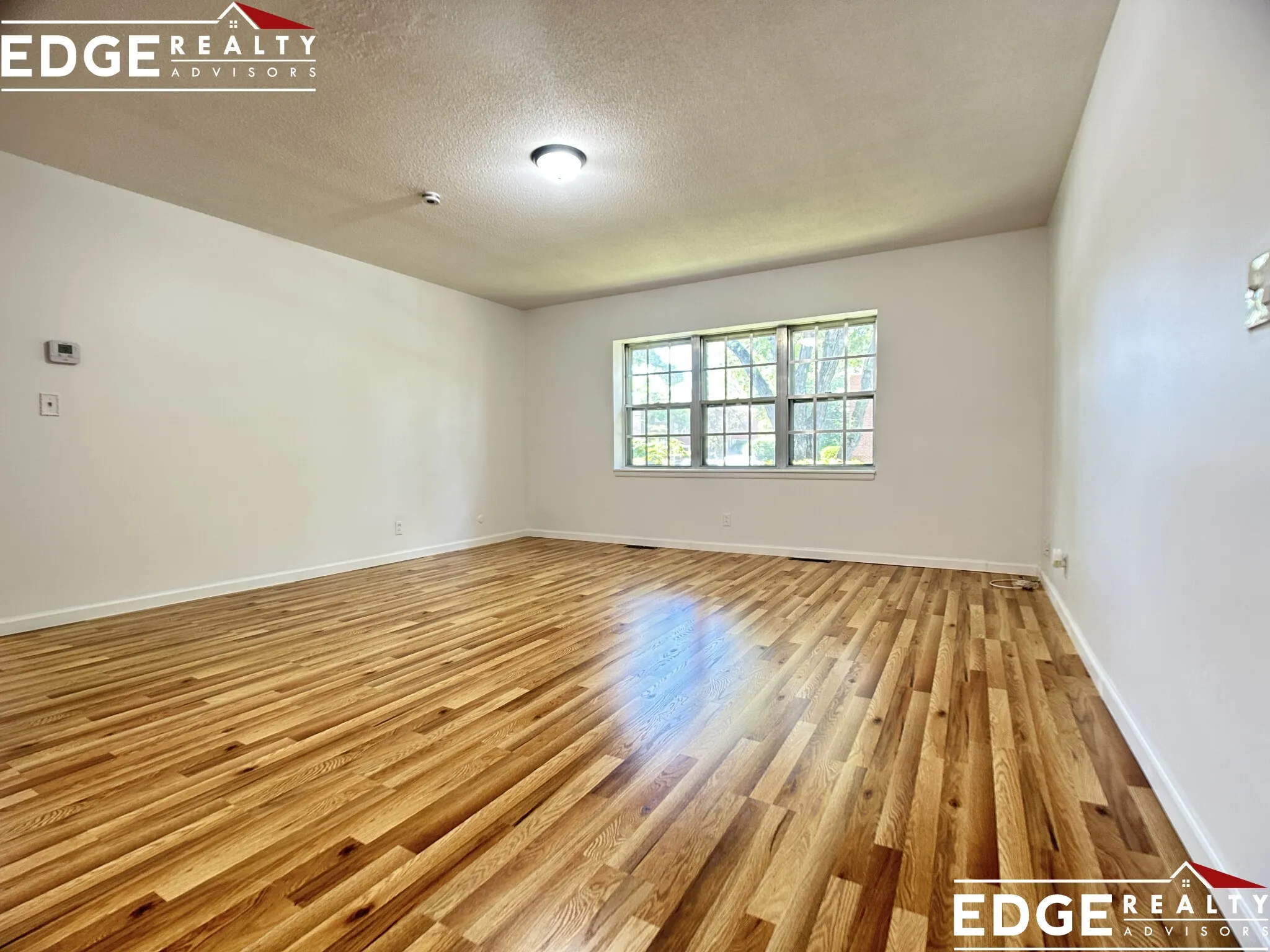 3 bed, 2 bath apartment for rent at 100 Lake Shore Rd Unit 2, Brighton — photo 4 of 9