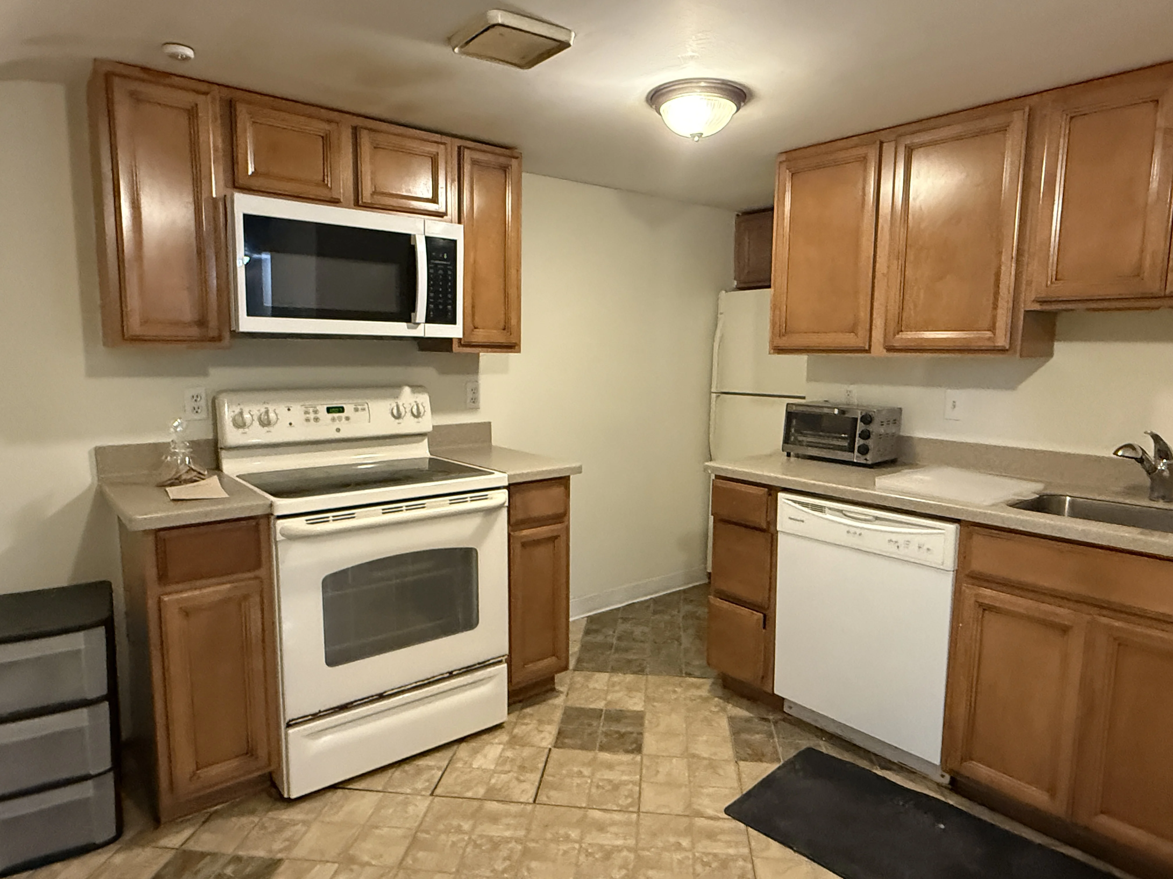 2 bed, 1 bath apartment for rent at 100 Lanark Rd Unit 14, Brighton — photo 4 of 12