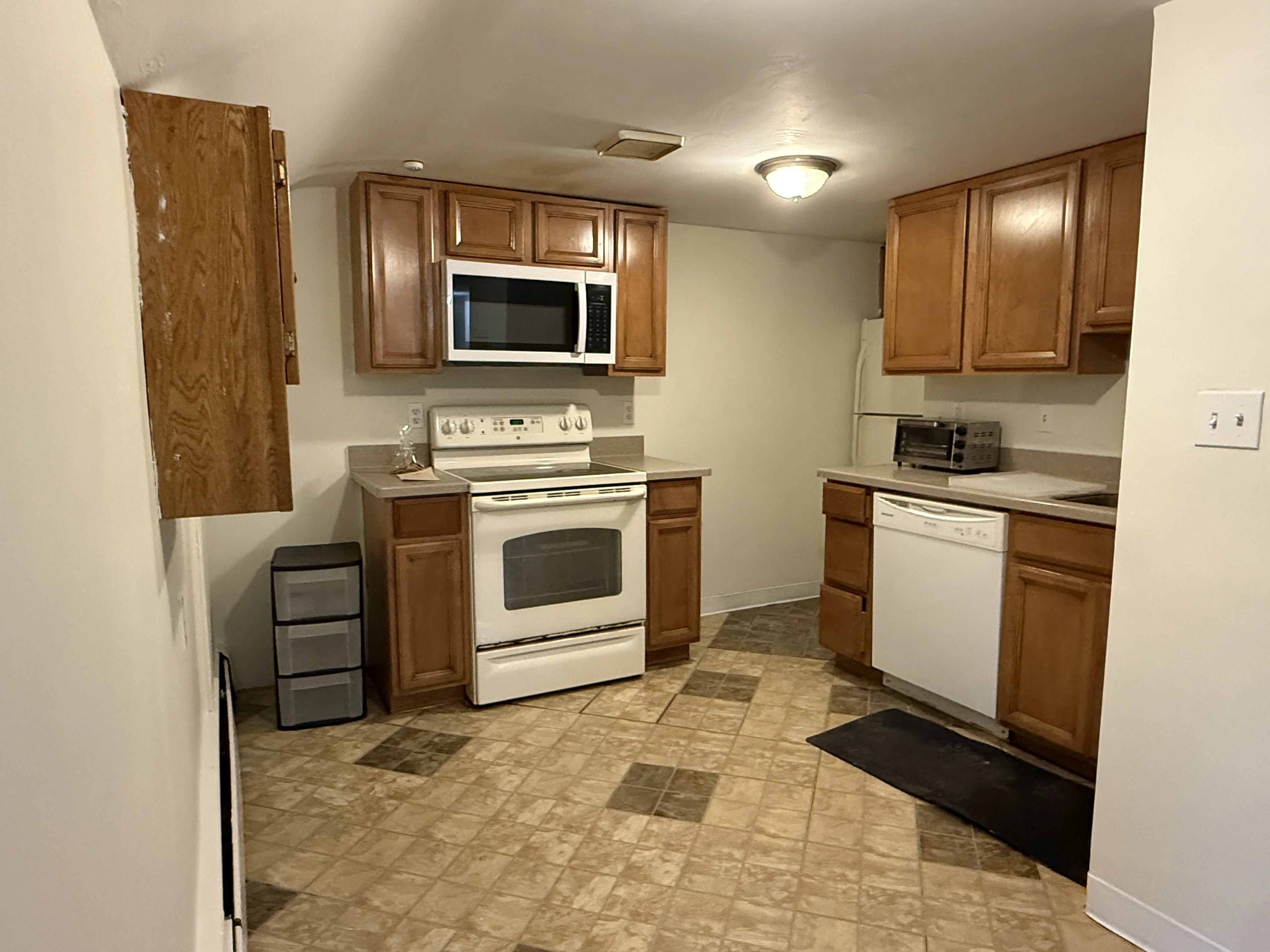 2 bed, 1 bath apartment for rent at 100 Lanark Rd Unit 14, Brighton — photo 5 of 12