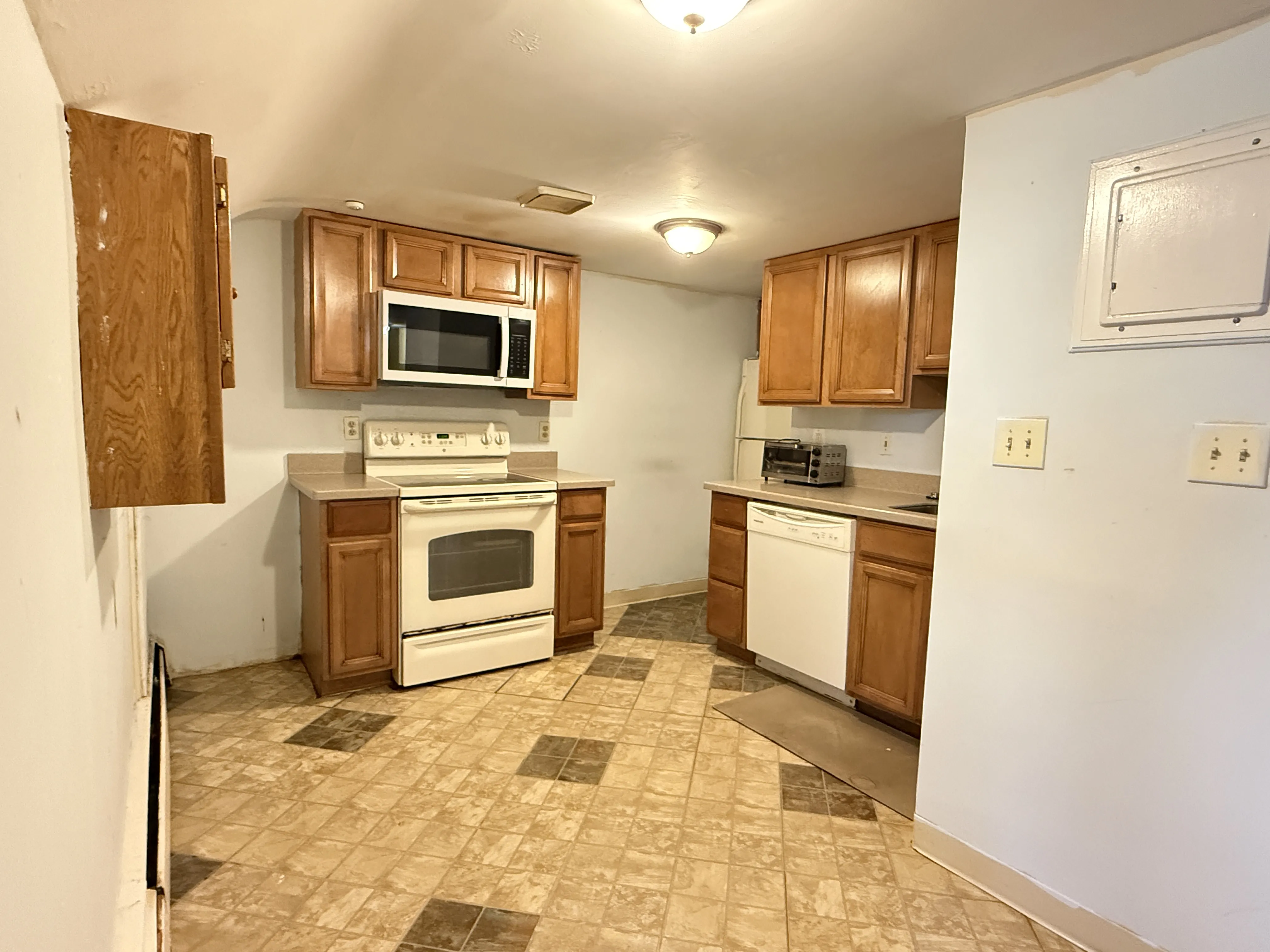2 bed, 1 bath apartment for rent at 100 Lanark Rd Unit B, Brighton