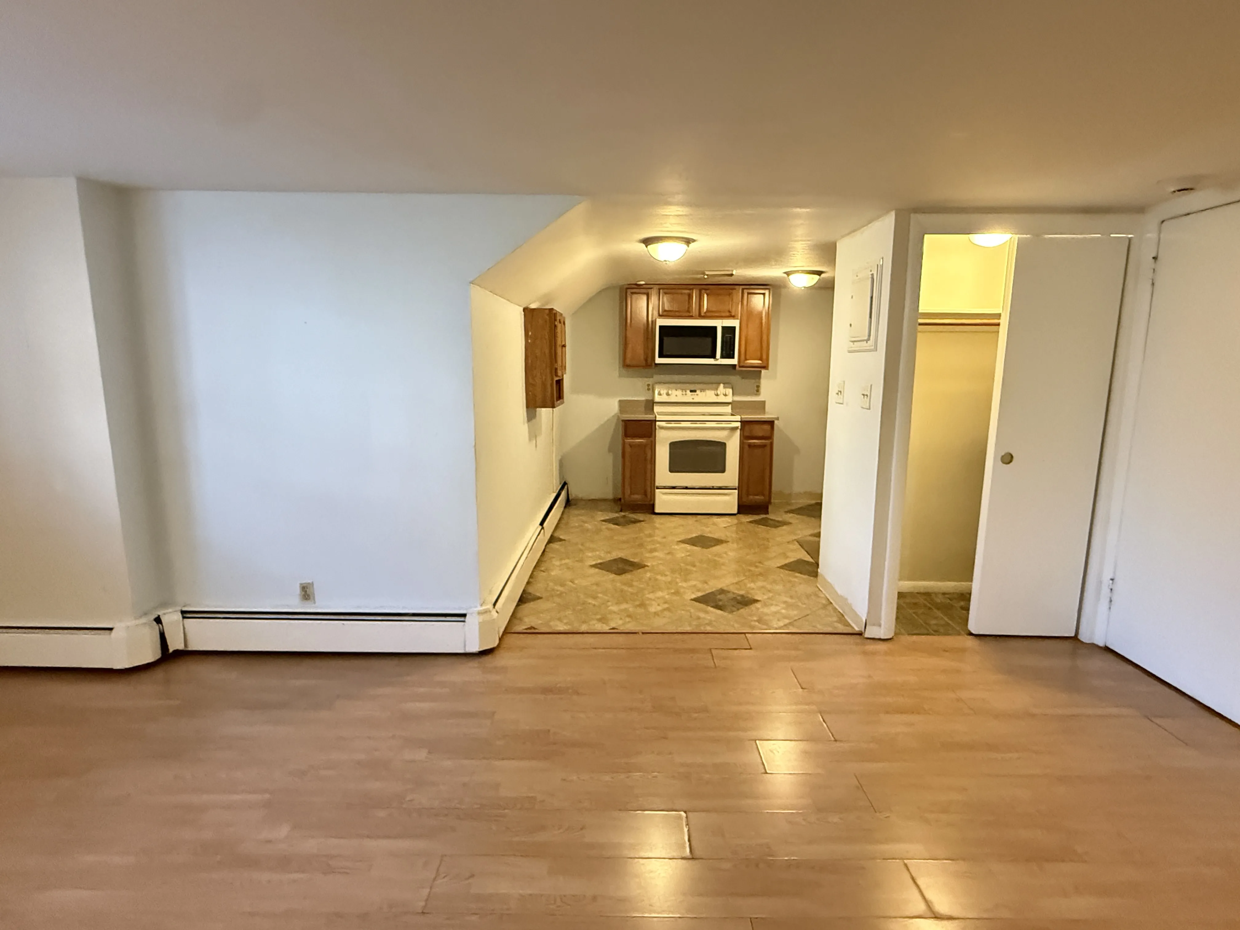 2 bed, 1 bath apartment for rent at 100 Lanark Rd Unit B, Brighton — photo 3 of 13