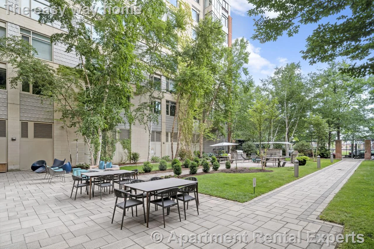 1 bed, 1 bath apartment for rent at 100 Landsdowne St Unit 1510, Central Square — photo 10 of 11