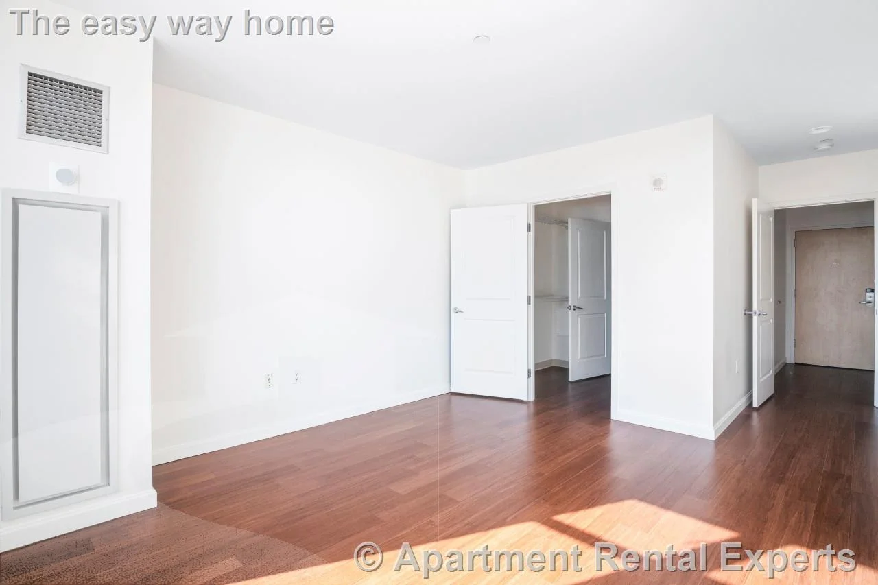 1 bed, 1 bath apartment for rent at 100 Landsdowne St Unit 1510, Central Square — photo 3 of 11