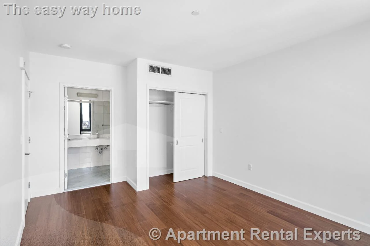 1 bed, 1 bath apartment for rent at 100 Landsdowne St Unit 1808, Central Square — photo 4 of 9