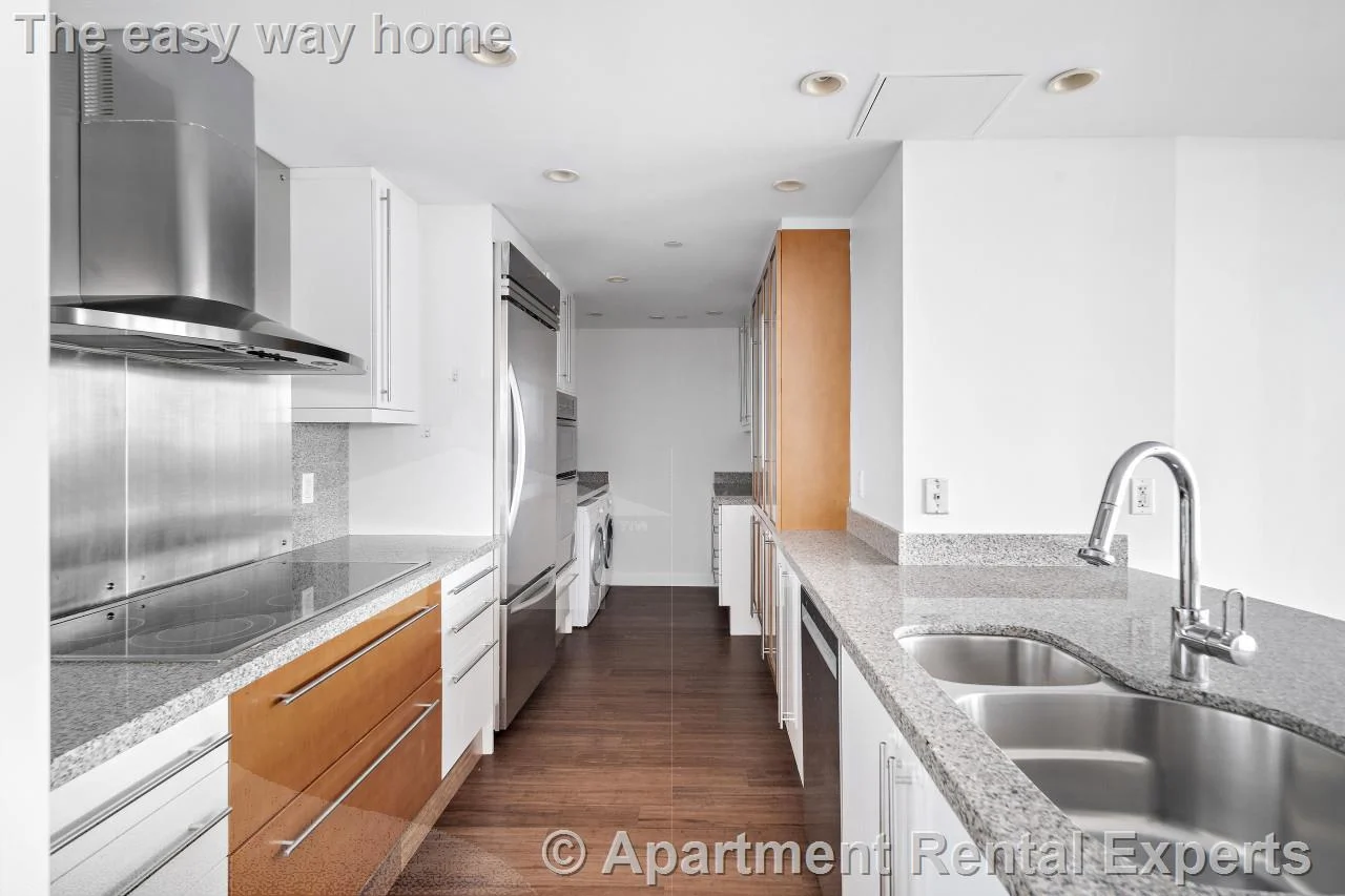1 bed, 1 bath apartment for rent at 100 Landsdowne St Unit 1810, Central Square — photo 2 of 10