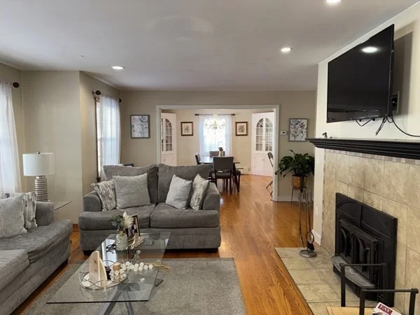 3 bed, 1 bath apartment for rent at 100 Lawrence St, Gardner — photo 8 of 34