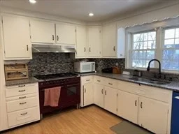 3 bed, 1 bath apartment for rent at 100 Lawrence St, Gardner — photo 16 of 34