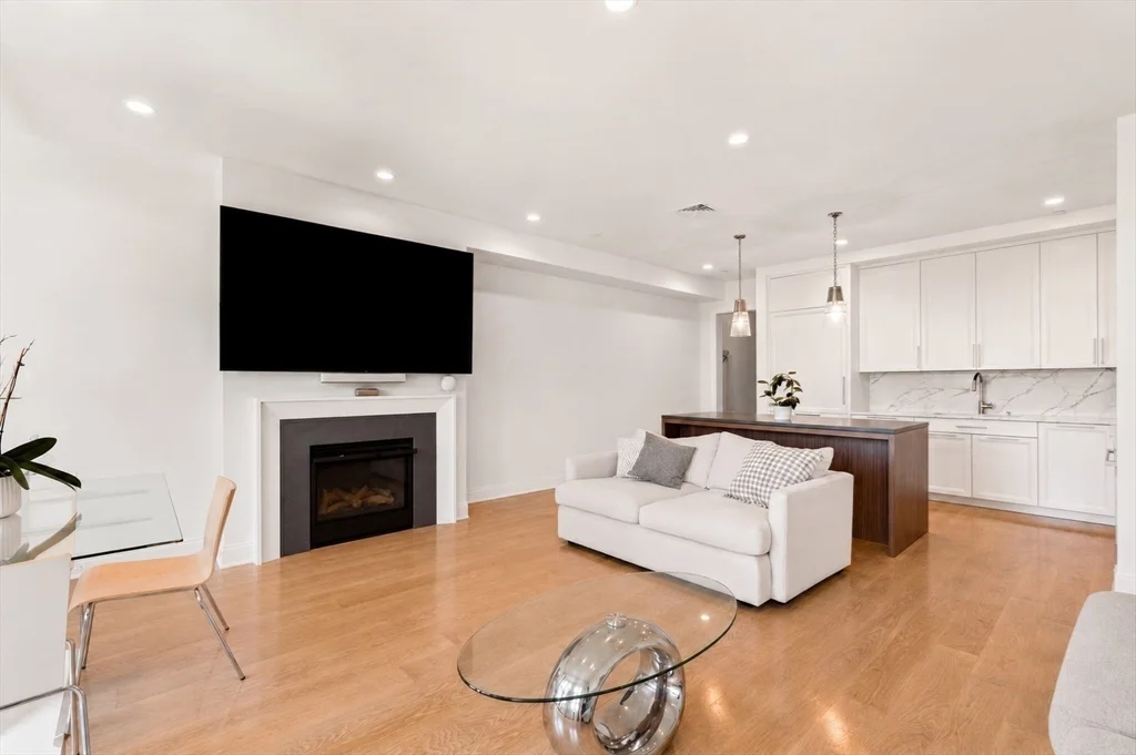 2 bed, 2 bath apartment for rent at 100 Linden St Unit 203, Wellesley — photo 9 of 39
