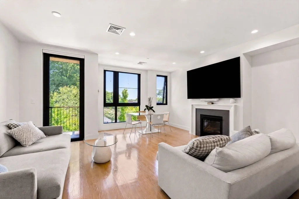 2 bed, 2 bath apartment for rent at 100 Linden St Unit 203, Wellesley — photo 2 of 39