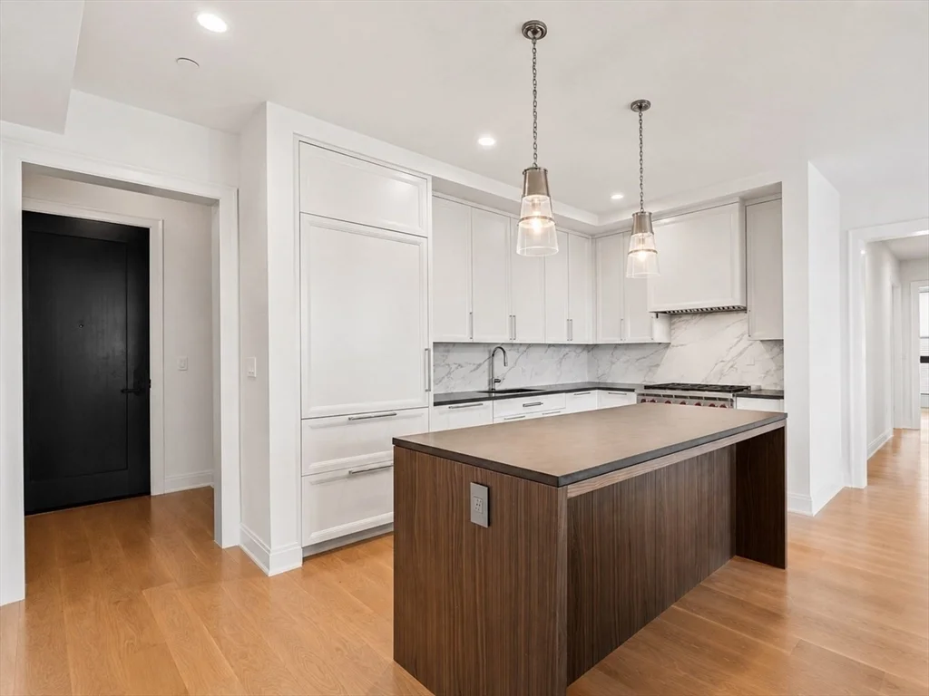 2 bed, 2 bath apartment for rent at 100 Linden St Unit 203, Wellesley — photo 1 of 39