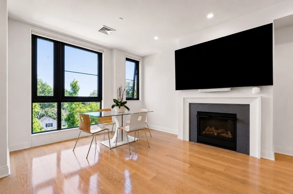 2 bed, 2 bath apartment for rent at 100 Linden St Unit 203, Wellesley — photo 4 of 39
