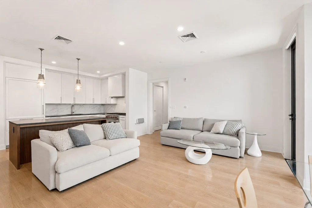 2 bed, 2 bath apartment for rent at 100 Linden St Unit 203, Wellesley — photo 10 of 39