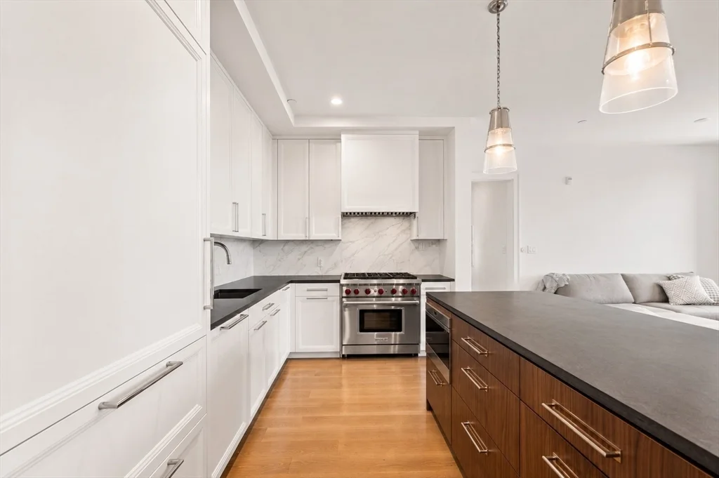 2 bed, 2 bath apartment for rent at 100 Linden St Unit 203, Wellesley — photo 6 of 39