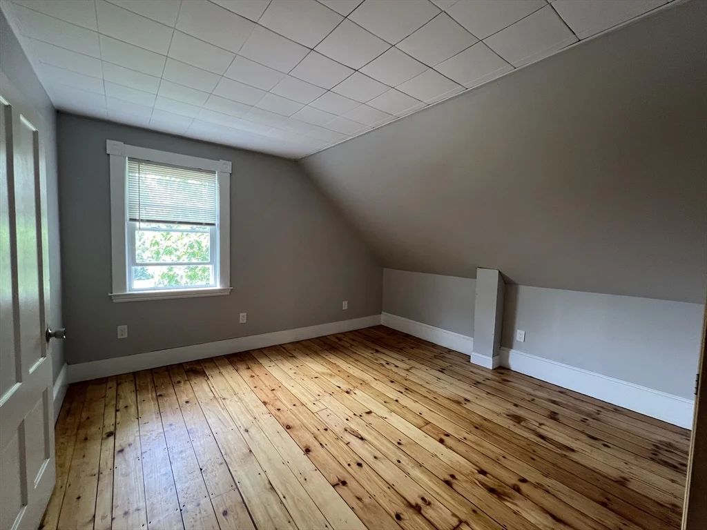 2 bed, 1 bath apartment for rent at 100 Linden St Unit 3, Salem — photo 2 of 11