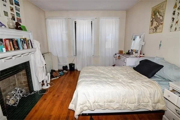3 bed, 1 bath apartment for rent at 100 Linden St Unit 8, Allston — photo 2 of 16