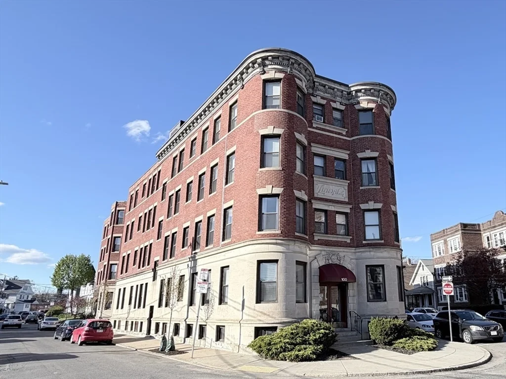 3 bed, 1 bath apartment for rent at 100 Linden St Unit 8, Allston — photo 1 of 16