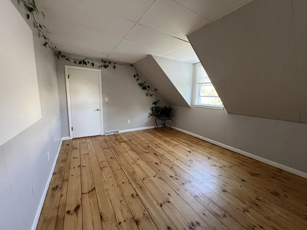 2 bed, 1 bath apartment for rent at 100 Linden St Unit C, Salem — photo 5 of 10