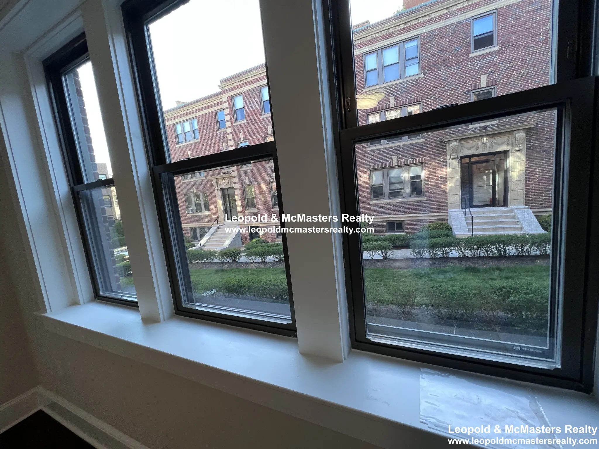 3 bed, 1 bath apartment for rent at 100 Longwood Ave Unit 1, Coolidge Corner