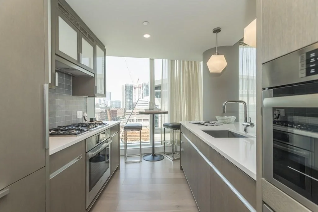 3 bed, 3 bath apartment for rent at 100 Lovejoy Pl Unit 8D, Waterfront — photo 3 of 12