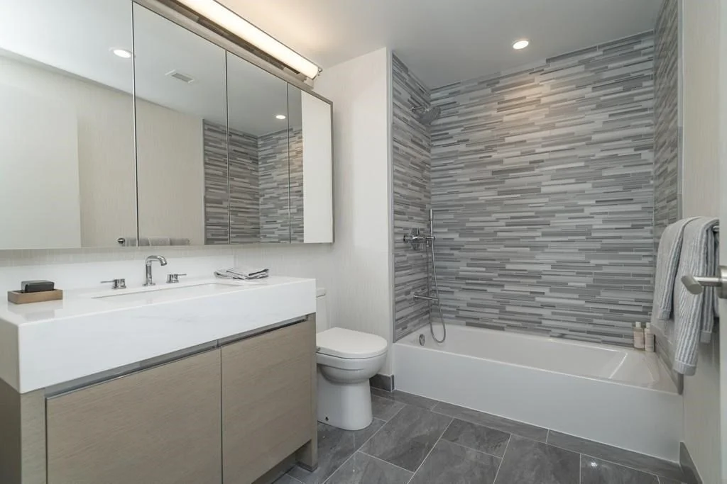 3 bed, 3 bath apartment for rent at 100 Lovejoy Pl Unit PH1-D, Waterfront — photo 8 of 13