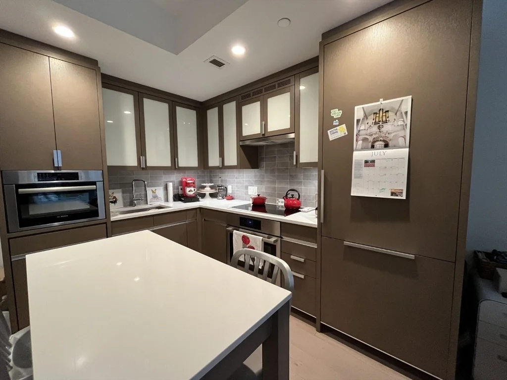 Studio bed, 1 bath apartment for rent at 100 Lovejoy Unit 4L, West End — photo 3 of 13