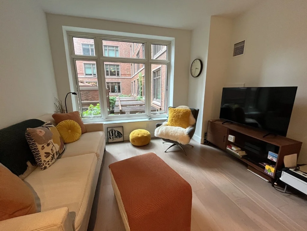 Studio bed, 1 bath apartment for rent at 100 Lovejoy Unit 4L, West End — photo 1 of 13